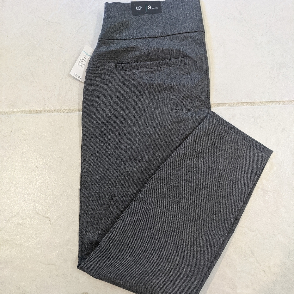 Maurices Small cropped gray pants